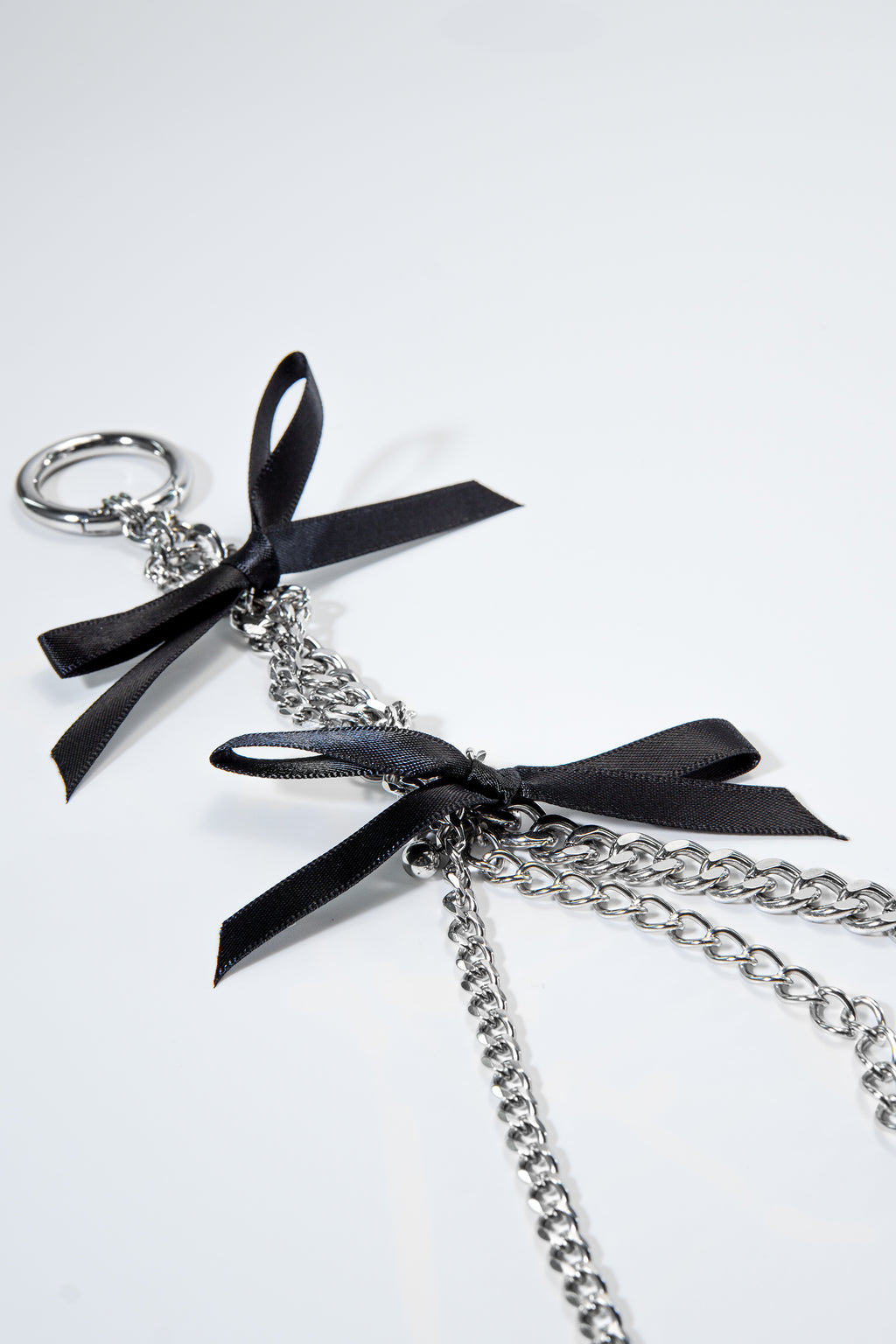 Asymmetric Bow Chain