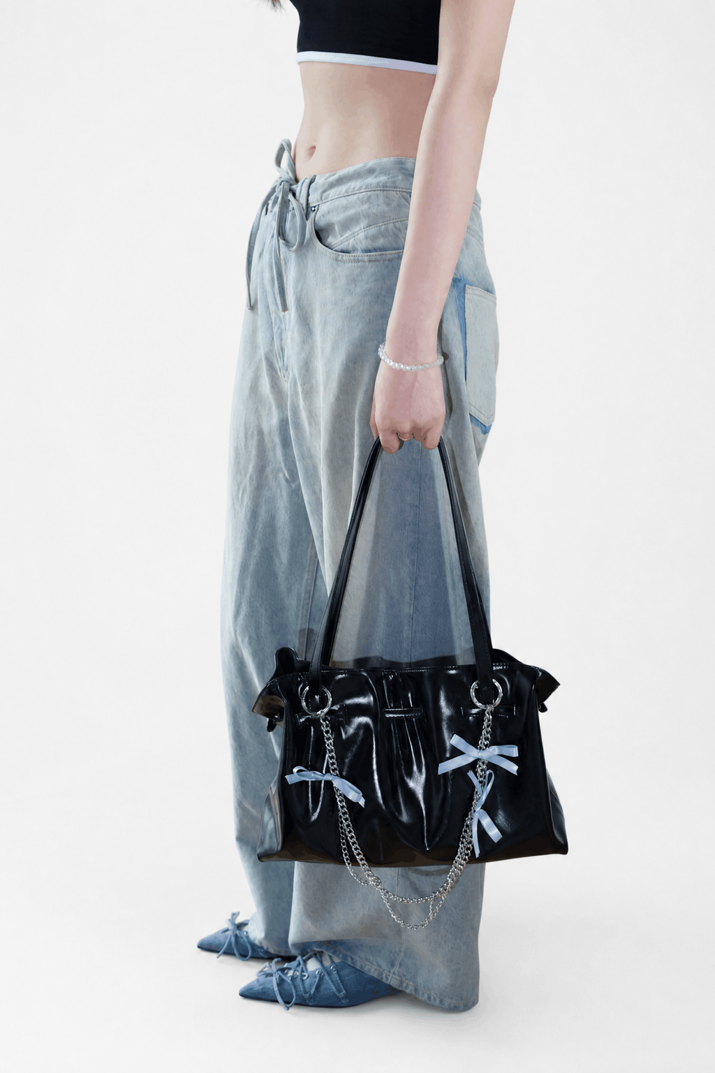 Asymmetric Bow Chain