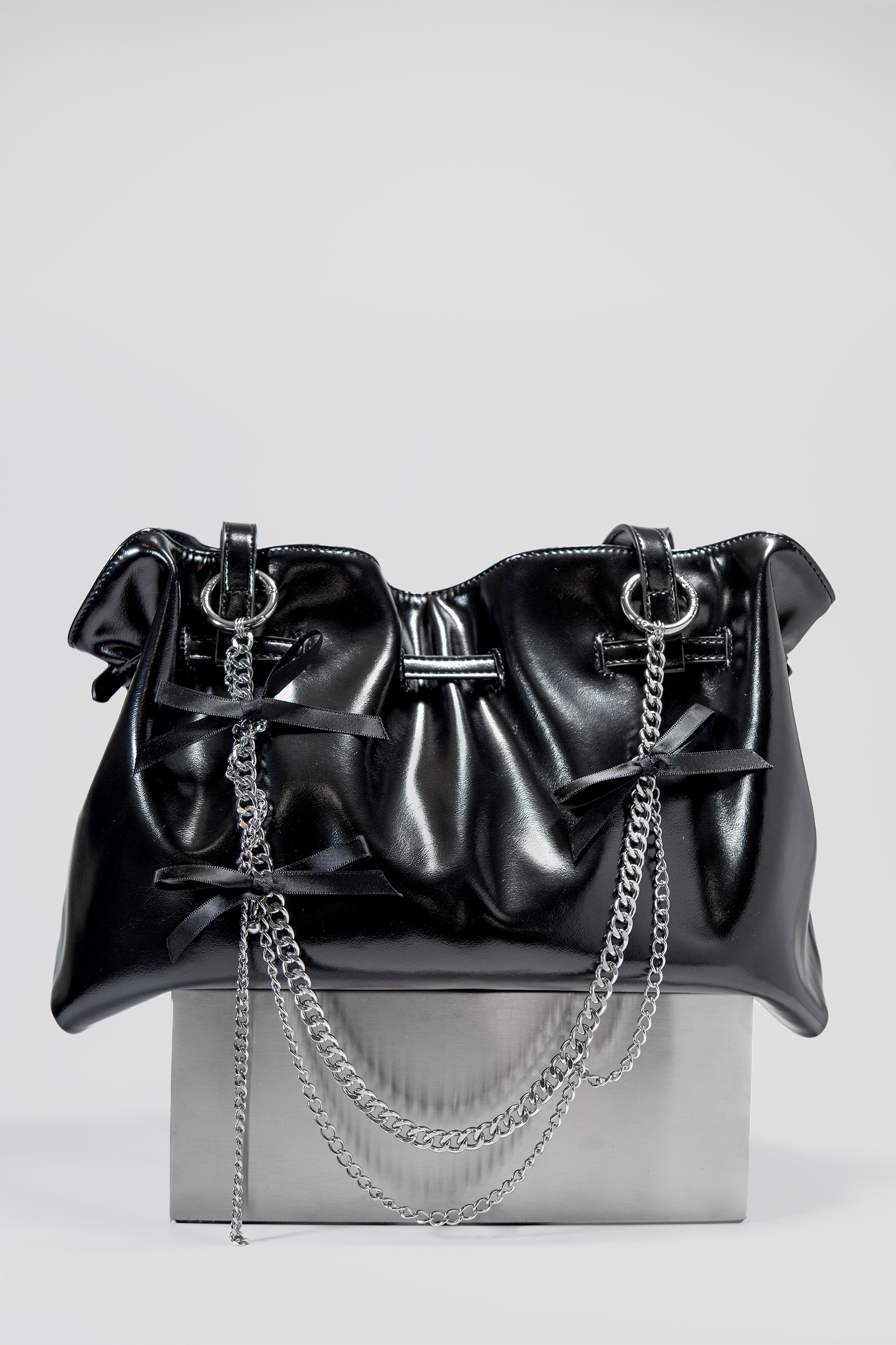 Asymmetric Bow Chain