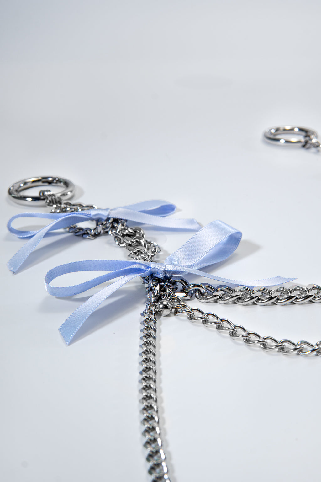 Asymmetric Bow Chain