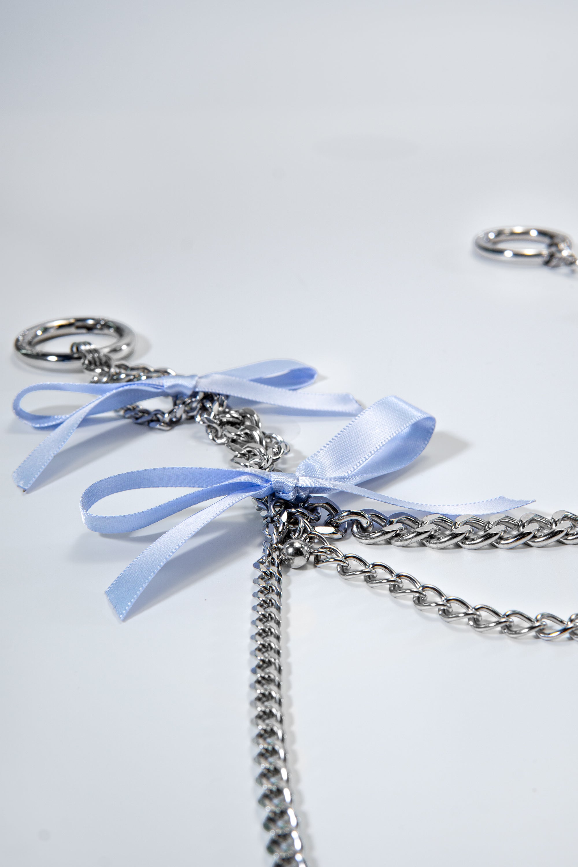Asymmetric Bow Chain