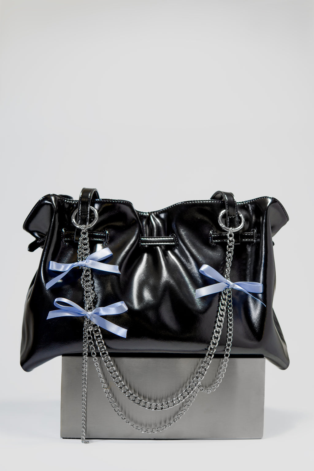 Asymmetric Bow Chain